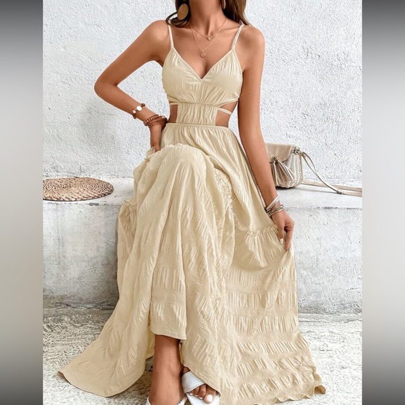 Boho backless open back ruffle hem dress - Picture 2 of 8